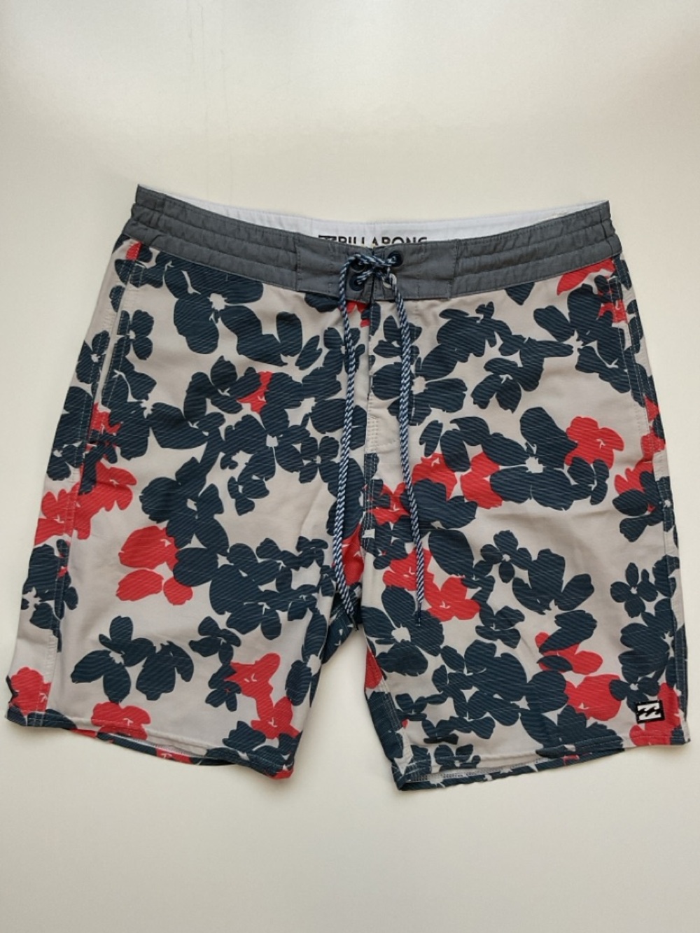 Billabong Sz 29 Board Shorts/Swim Trunks, Blue, Gray, Red, Tropical